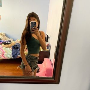 Basic dark green tank